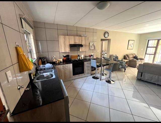 2 BEDROOM APARTMENT FOR SALE IN FARRARMERE